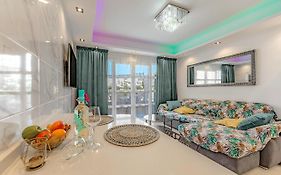 Beautiful Deluxe Apartment Sun And Sea